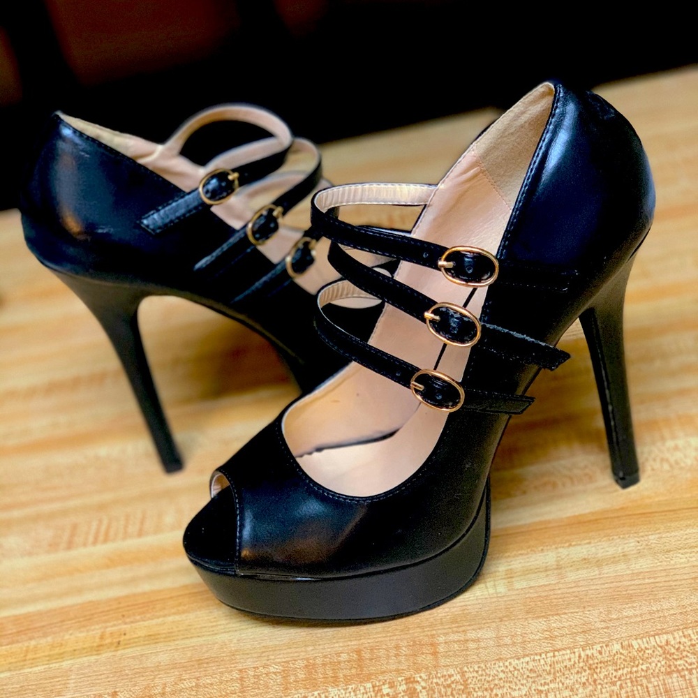 Shoe republic LA black pumps